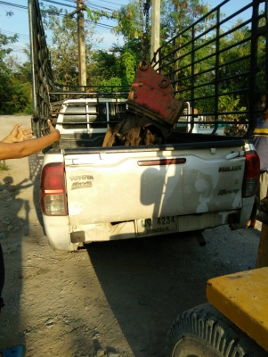 ส่งหัวคีบไม้ ขาโค้ง แบบหมุนได้ ใส่รถขุด แบคโฮ PC45/50/60 ไปสุราษฏร์ธานีครับ ขอบคุณมากครับ ส่งหัวคีบไม้ ขาโค้ง แบบหมุนได้ ใส่รถขุด แบคโฮ PC45/50/60 ไปสุราษฏร์ธานีครับ ขอบคุณมากครับ