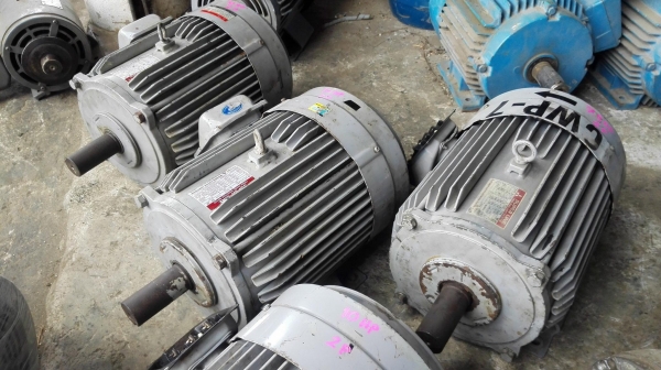 มอเตอร์ไฟฟ้ากำลังรอบเร็ว Mitsubishi 2 POLE 2900 RPM 380V สภาพสวยลวดเดิมวิ่งนิ่มพร้อมใช้ มอเตอร์ไฟฟ้ากำลังรอบเร็ว Mitsubishi 2 POLE 2900 RPM 380V สภาพสวยลวดเดิมวิ่งนิ่มพร้อมใช้