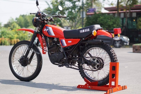 ร้าน วุฒิ นนบุรี ขาย Yamaha DT125 เฟรมเหลี่ยม