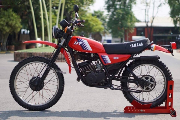 ร้าน วุฒิ นนบุรี ขาย Yamaha DT125 เฟรมเหลี่ยม