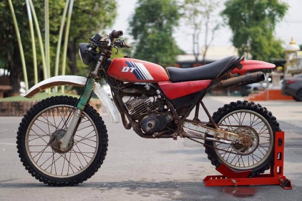 ร้าน วุฒิ นนบุรี ขาย Yamaha DT125 4L8