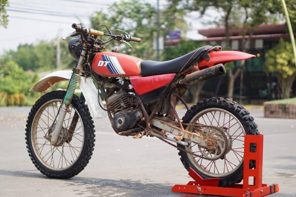 ร้าน วุฒิ นนบุรี ขาย Yamaha DT125 4L8