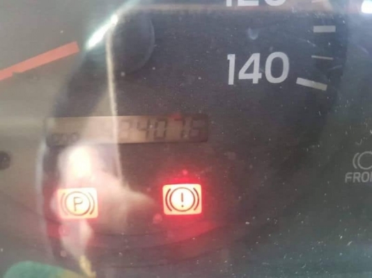 HINO S 500 FM2P 360 HP ปี 55 ห้างแท้ CNG มี2หัว มีระบบปั้มไฮโดรลิคดัมพ์ เสียบหางเซมิดัมพ์ใช้ได้เลย รถเดิมๆหัวบาง ยางด้อย ครัชซีสวย เครื่องดี พร้อมใช้