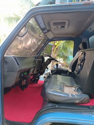 6ล้อคอก ISUZU NPR 115แรงม้า แท้ห้าง เครื่องดี คัทซีสวย พร้อมใช้งาน ราคาคุยได้ 0872976734