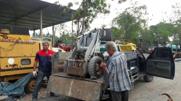 ขอบคุณลูกค้าจากชลบุรีมากครับ มารับรถตักล้อยาง เก่าญี่ปุ่น จากเราแต่เช้าเลย ขอบคุณลูกค้าจากชลบุรีมากครับ มารับรถตักล้อยาง เก่าญี่ปุ่น จากเราแต่เช้าเลย