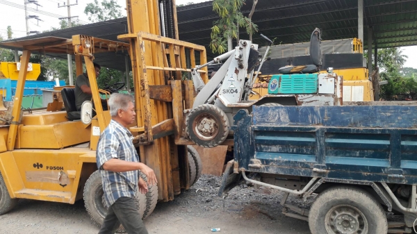 ขอบคุณลูกค้าจากชลบุรีมากครับ มารับรถตักล้อยาง เก่าญี่ปุ่น จากเราแต่เช้าเลย ขอบคุณลูกค้าจากชลบุรีมากครับ มารับรถตักล้อยาง เก่าญี่ปุ่น จากเราแต่เช้าเลย