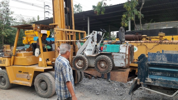 ขอบคุณลูกค้าจากชลบุรีมากครับ มารับรถตักล้อยาง เก่าญี่ปุ่น จากเราแต่เช้าเลย