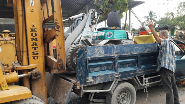 ขอบคุณลูกค้าจากชลบุรีมากครับ มารับรถตักล้อยาง เก่าญี่ปุ่น จากเราแต่เช้าเลย ขอบคุณลูกค้าจากชลบุรีมากครับ มารับรถตักล้อยาง เก่าญี่ปุ่น จากเราแต่เช้าเลย