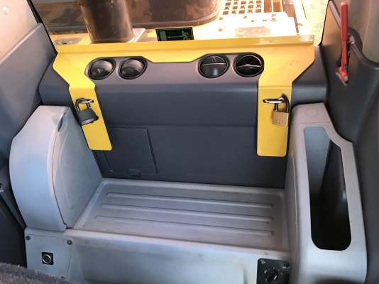 ขาย KOMATSU PC200-8MO  4000 ชั่วโมง PM7000 สภาพสวยเดิมๆ โทร 081-4283210