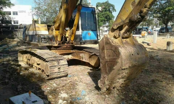 ขายรถแบคโฮ KOMATSU PC200-5 เอกสารเล่ม ระบบไฟเต็ม ราคา 420000 ขายรถแบคโฮ KOMATSU PC200-5 เอกสารเล่ม ระบบไฟเต็ม ราคา 420000