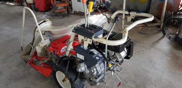 รถเกี่ยวข้าวมัดทิ้ง สอบถามได้ครับ id 0819170852 รถเกี่ยวข้าวมัดทิ้ง สอบถามได้ครับ id 0819170852