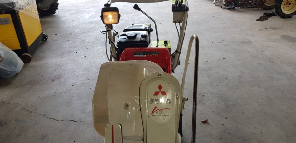 รถเกี่ยวข้าวมัดทิ้ง สอบถามได้ครับ id 0819170852 รถเกี่ยวข้าวมัดทิ้ง สอบถามได้ครับ id 0819170852