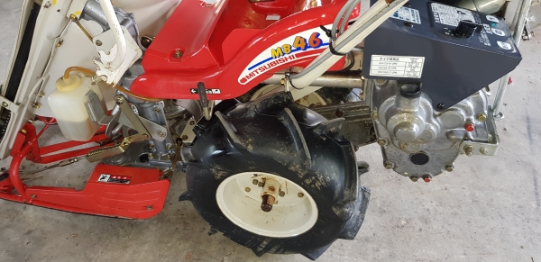 รถเกี่ยวข้าวมัดทิ้ง สอบถามได้ครับ id 0819170852 รถเกี่ยวข้าวมัดทิ้ง สอบถามได้ครับ id 0819170852