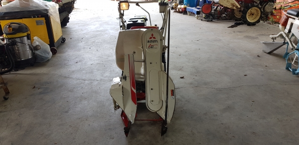 รถเกี่ยวข้าวมัดทิ้ง สอบถามได้ครับ id 0819170852 รถเกี่ยวข้าวมัดทิ้ง สอบถามได้ครับ id 0819170852