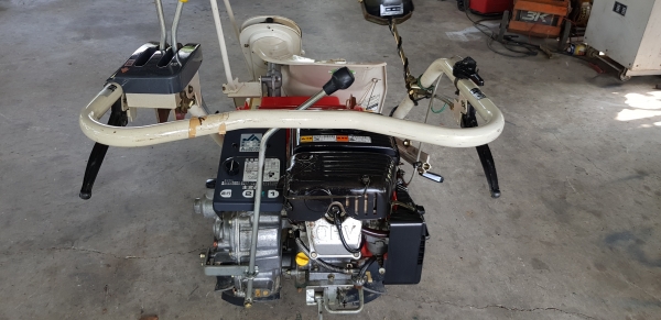 รถเกี่ยวข้าวมัดทิ้ง สอบถามได้ครับ id 0819170852 รถเกี่ยวข้าวมัดทิ้ง สอบถามได้ครับ id 0819170852