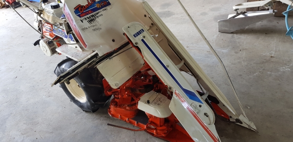 รถเกี่ยวข้าวมัดทิ้ง สอบถามได้ครับ id 0819170852 รถเกี่ยวข้าวมัดทิ้ง สอบถามได้ครับ id 0819170852