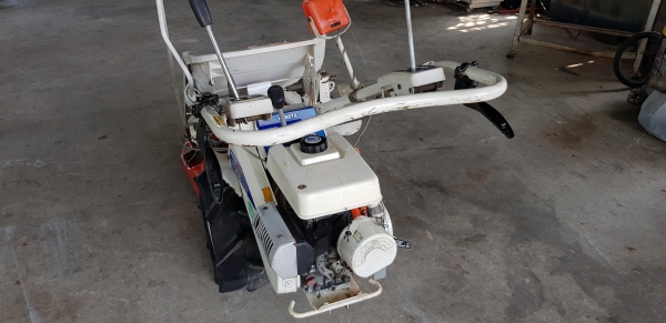 รถเกี่ยวข้าวมัดทิ้ง สอบถามได้ครับ id 0819170852 รถเกี่ยวข้าวมัดทิ้ง สอบถามได้ครับ id 0819170852