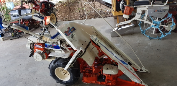 รถเกี่ยวข้าวมัดทิ้ง สอบถามได้ครับ id 0819170852 รถเกี่ยวข้าวมัดทิ้ง สอบถามได้ครับ id 0819170852