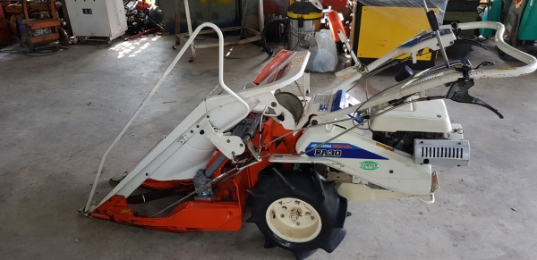 รถเกี่ยวข้าวมัดทิ้ง สอบถามได้ครับ id 0819170852 รถเกี่ยวข้าวมัดทิ้ง สอบถามได้ครับ id 0819170852