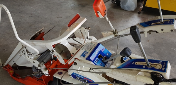 รถเกี่ยวข้าวมัดทิ้ง สอบถามได้ครับ id 0819170852 รถเกี่ยวข้าวมัดทิ้ง สอบถามได้ครับ id 0819170852