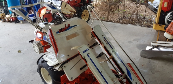 รถเกี่ยวข้าวมัดทิ้ง 2 แถว  สอบถามได้ครับ id 0819170852