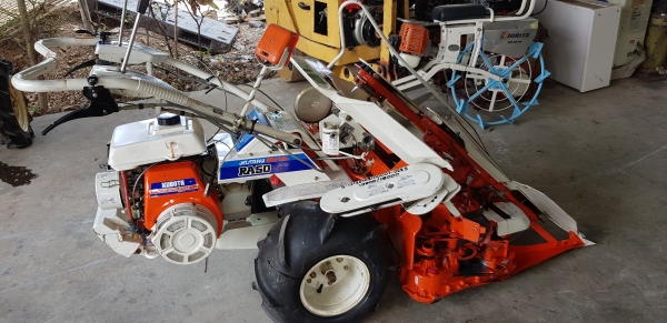 รถเกี่ยวข้าวมัดทิ้ง 2 แถว  สอบถามได้ครับ id 0819170852