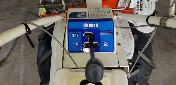 รถเกี่ยวข้าวมัดทิ้ง 2 แถว  สอบถามได้ครับ id 0819170852