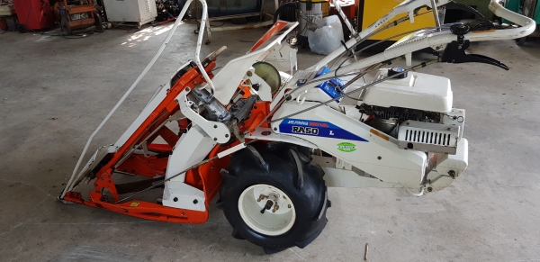 รถเกี่ยวข้าวมัดทิ้ง 2 แถว  สอบถามได้ครับ id 0819170852