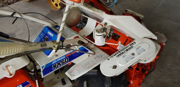 รถเกี่ยวข้าวมัดทิ้ง 2 แถว  สอบถามได้ครับ id 0819170852