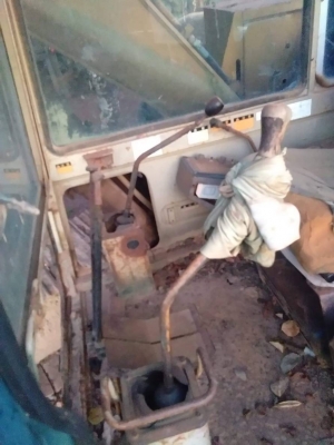 ขาย KOMATSU 100-3 พรัอมใช้ ขาย KOMATSU 100-3 พรัอมใช้