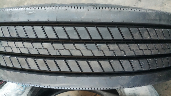 ยางอัดดอกพรีเคียว11R22.5/1000R20 เส้นละ3100 ยางอัดดอกพรีเคียว11R22.5/1000R20 เส้นละ3100