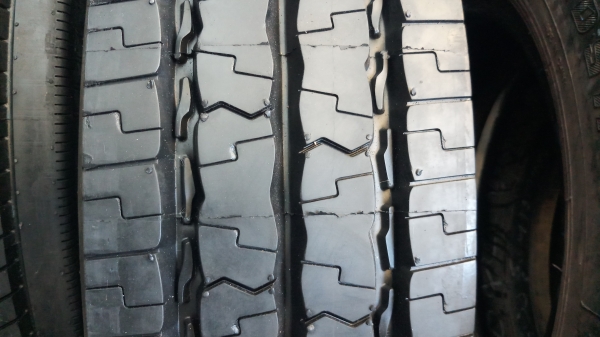 ยางอัดดอกพรีเคียว11R22.5/1000R20 เส้นละ3100 ยางอัดดอกพรีเคียว11R22.5/1000R20 เส้นละ3100