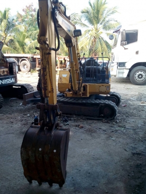 ขายรถขุดKomatsu PC30-6 เครื่องยนต์3D84 เครื่องโคมัสสุ 3 สูบ คอนโทรลลูกหมาก ปั้มเฟือง ใบมีด แทรคยาง รถเดิมๆเก่านอก (มีเอกสาร)