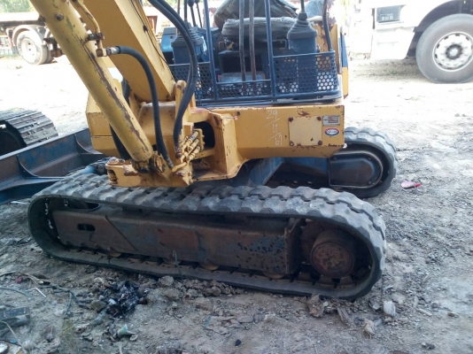ขายรถขุดKomatsu PC30-6 เครื่องยนต์3D84 เครื่องโคมัสสุ 3 สูบ คอนโทรลลูกหมาก ปั้มเฟือง ใบมีด แทรคยาง รถเดิมๆเก่านอก (มีเอกสาร)