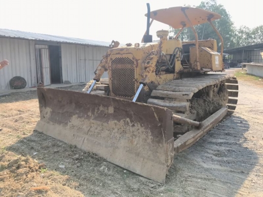 ขาย 255,000 รถแทร็กเตอร์ CAT D4E  ตีนเป็ด เครื่องดี เกียร์ตัดแรง ช่วงล่างเต็ม ใบมีดสไลด์ รถสวยพร้อมใช้ เอกสารสัญญาซื้อขาย รถอยู่ ปทุมธานี-สามโคก  090-772-3710 090-772-3708