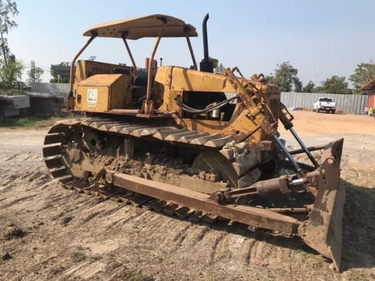 ขาย 255,000 รถแทร็กเตอร์ CAT D4E  ตีนเป็ด เครื่องดี เกียร์ตัดแรง ช่วงล่างเต็ม ใบมีดสไลด์ รถสวยพร้อมใช้ เอกสารสัญญาซื้อขาย รถอยู่ ปทุมธานี-สามโคก  090-772-3710 090-772-3708