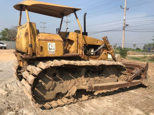 ขาย 255,000 รถแทร็กเตอร์ CAT D4E  ตีนเป็ด เครื่องดี เกียร์ตัดแรง ช่วงล่างเต็ม ใบมีดสไลด์ รถสวยพร้อมใช้ เอกสารสัญญาซื้อขาย รถอยู่ ปทุมธานี-สามโคก  090-772-3710 090-772-3708