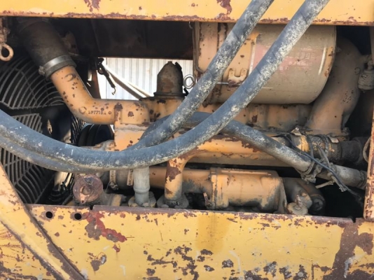 ขาย 255,000 รถแทร็กเตอร์ CAT D4E  ตีนเป็ด เครื่องดี เกียร์ตัดแรง ช่วงล่างเต็ม ใบมีดสไลด์ รถสวยพร้อมใช้ เอกสารสัญญาซื้อขาย รถอยู่ ปทุมธานี-สามโคก  090-772-3710 090-772-3708