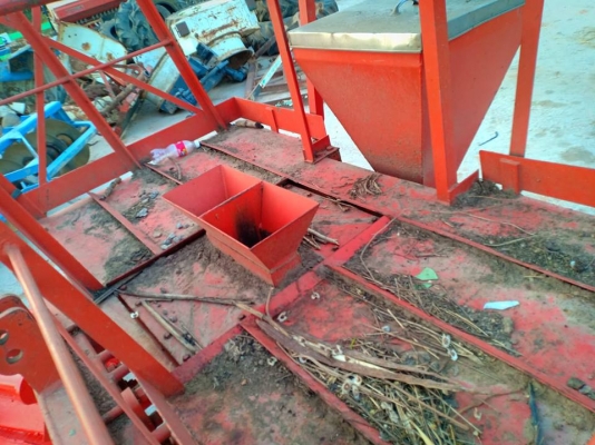 ขายผานเครื่องปลูกกลกิจ ร่องคู่