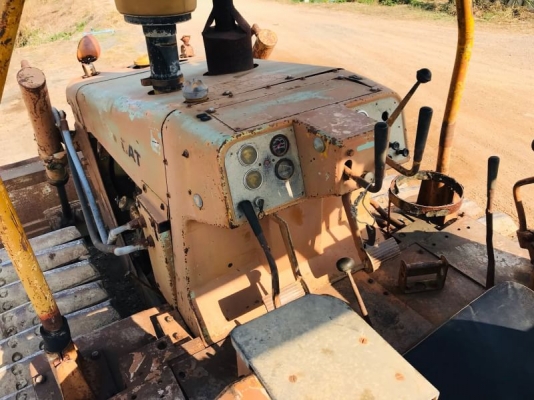 ขาย 295,000 รถแทร็กเตอร์ CAT D4E  ตีนเป็ด หัวฉีดปากกา เครื่องดี เกียร์ตัดแรง ช่วงล่างเต็ม ใบมีดสไลด์ รถสวยพร้อมใช้ เอกสารสัญญาซื้อขาย รถอยู่ ปทุมธานี-สามโคก  090-772-3710 090-772-3708