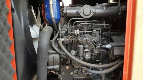 ขายเครื่องปั่นไฟสนามDiesel Generator SHT25D ปั่นไฟได้ 20KVA สามารถปั่นไฟได้220V.และ380V. (1เฟสและ3เฟส) เครื่องยนต์ดีเซล 3 สูบ ของเก่านอก จำนวนชั่วโมงใช้งานประมาณ380 ชม.