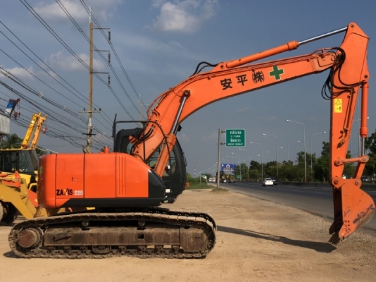 ขายรถขุด HITACHI ZX225US มีลายหัวกระแทก นำเข้าเองจากญี่ปุ่น สภาพสวยพร้อมใช้ มีVDOการทำงานครับ