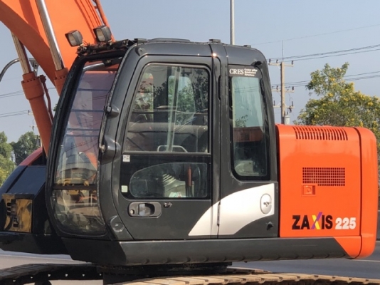 ขายรถขุด HITACHI ZX225US มีลายหัวกระแทก นำเข้าเองจากญี่ปุ่น สภาพสวยพร้อมใช้ มีVDOการทำงานครับ