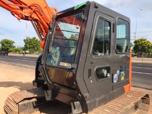 ขายรถขุด HITACHI ZX75US-3 ปี 2010 นำเข้าเองจากญี่ปุ่น สภาพสวยพร้อมใช้ มีVDOการทำงานครับ