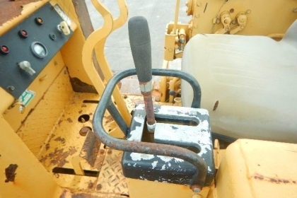 ขายรถตักตีนตะขาบ MITSUBISHI BS3F (สภาพดี)