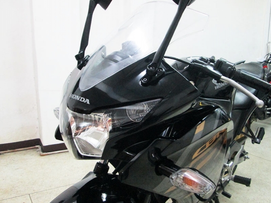 (โอนฟรี) ขาย Honda CBR 150 R ไมล์แท้ 2601 กม ปี 2018 สภาพสวยเดิมๆ เครื่องหัวฉีดประหยัดน้ำมัน