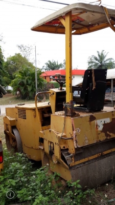 ขายรถบดถนน  ตามภาพ สะเทือนหน้า/หลัง พร้อมใช้งาน ราคา  120,000  บาท