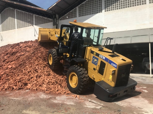 ขายรถตักล้อยาง ยี่ห้อ SEM (เซม) รุ่น 636D (ขนาดกลาง)