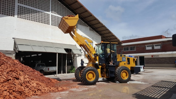 ขายรถตักล้อยาง ยี่ห้อ SEM (เซม) รุ่น 636D (ขนาดกลาง)