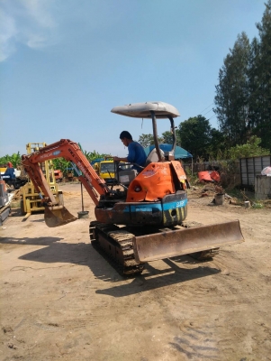 รถแบคโฮ HITACHI ZX30 รถเก่านอกนำเข้า ยังไม่เคยใช้งานในไทย เครื่องดี ปั๊มแรง ไฟฟ้าครบ สภาพดีพร้อมใช้งาน มีเอกสารใบอินวอยซ์ มี VDO การทำงานให้ชม